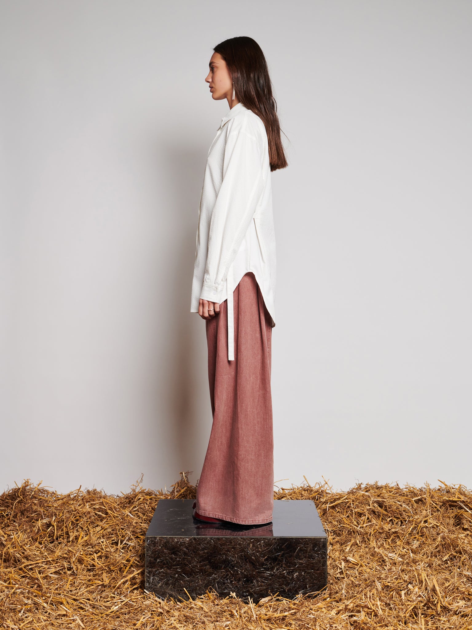 Beth Oversized Shirt | Color_Ivory | No_32GH01BLG365IVO_IVORY【GHOSPELL_ゴスペル】