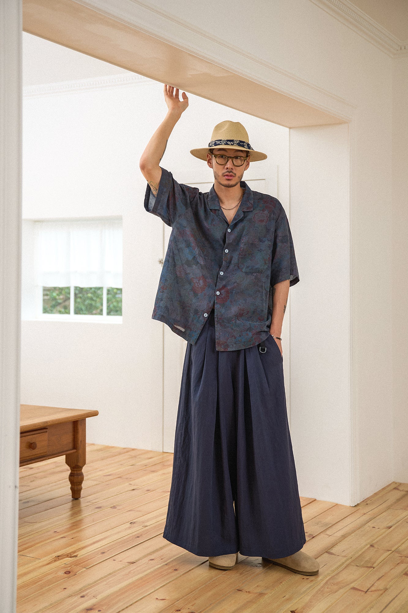 G72203_NV | 80S COTTON FLOWER HAWAIIAN SHIRTS-NV | Color:Navy【GORT_ゴート】