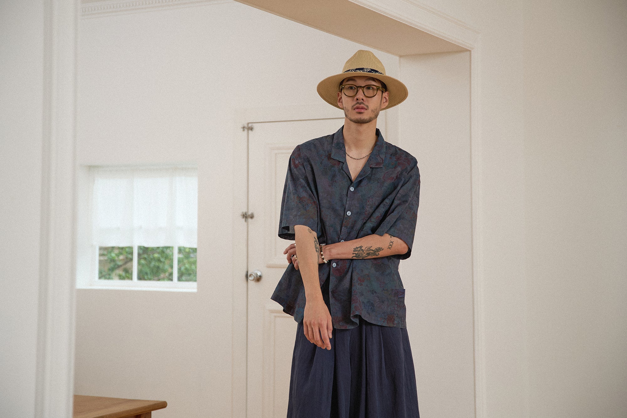 G72203_NV | 80S COTTON FLOWER HAWAIIAN SHIRTS-NV | Color:Navy【GORT_ゴート】