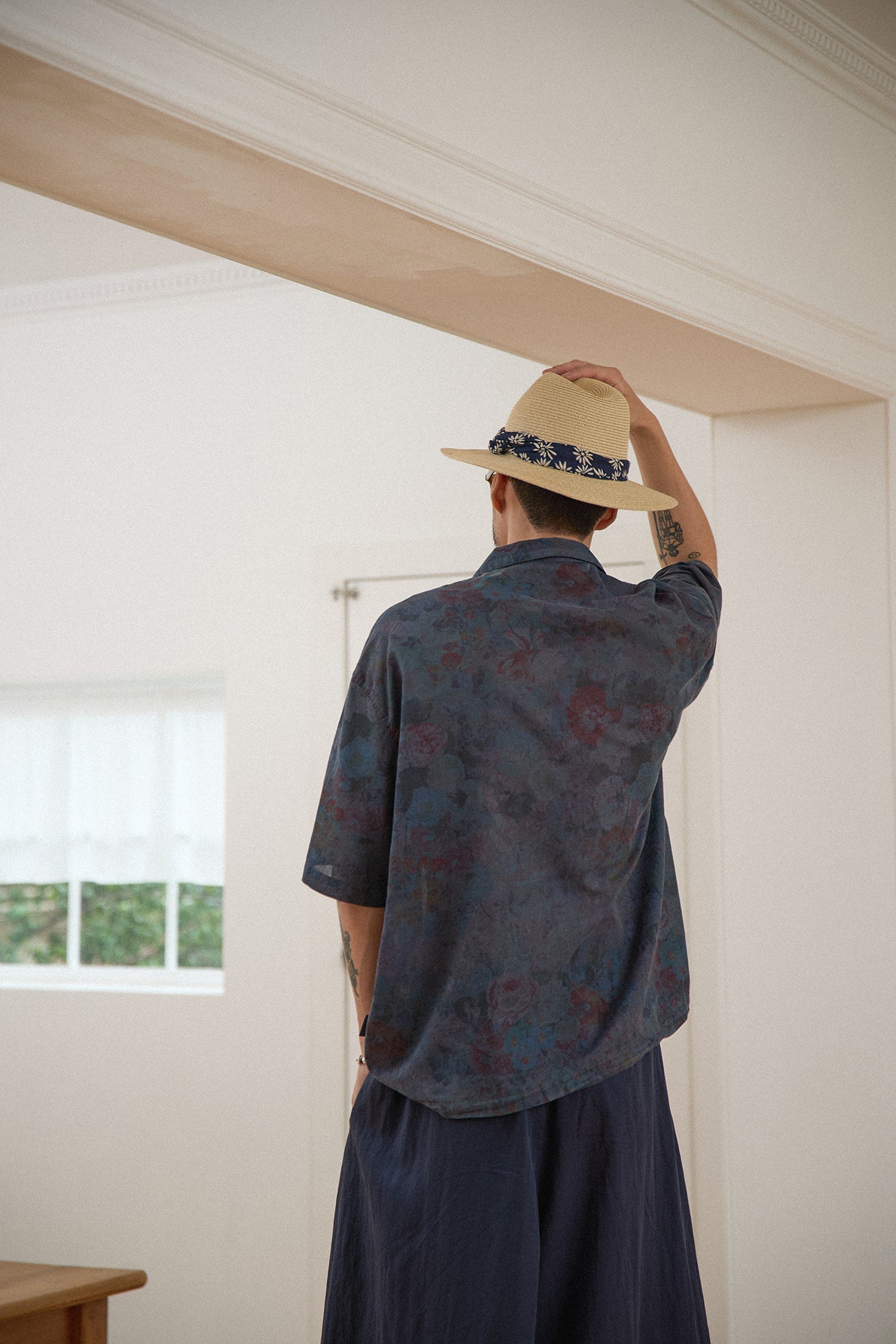 G72203_NV | 80S COTTON FLOWER HAWAIIAN SHIRTS-NV | Color:Navy【GORT_ゴート】