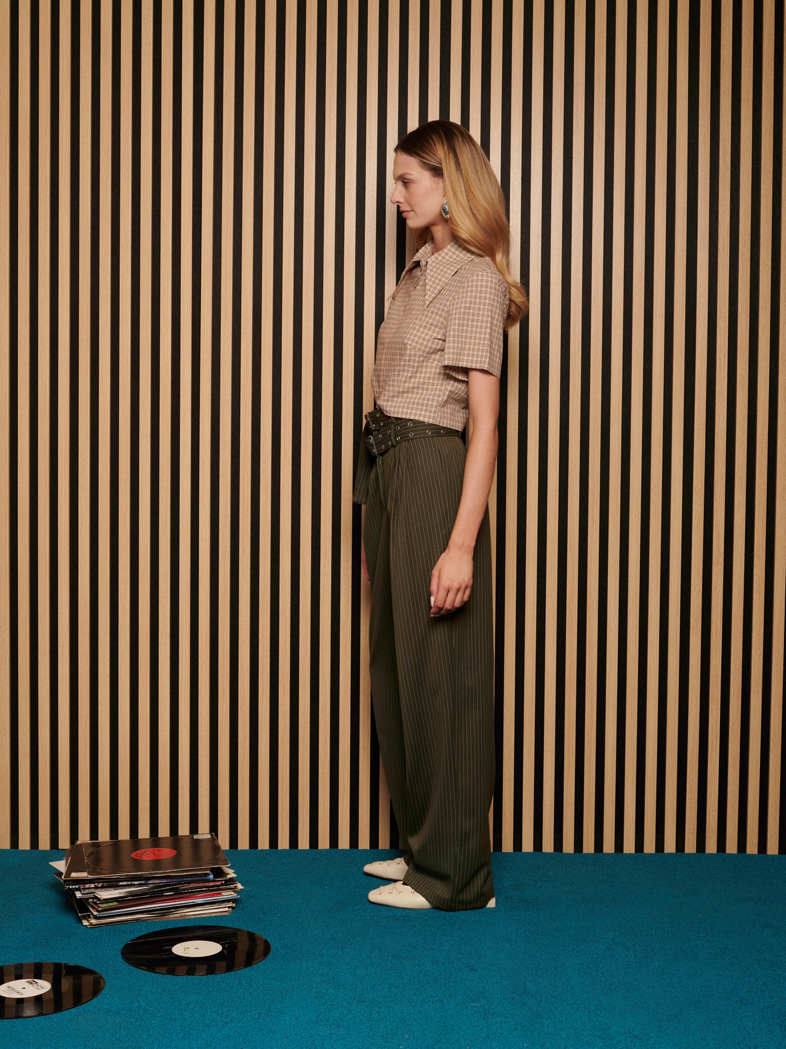Bettie Pinstripe Trousers | Color_Khaki | No_32GH02TRG159KAK_KHAKI【GHOSPELL_ゴスペル】