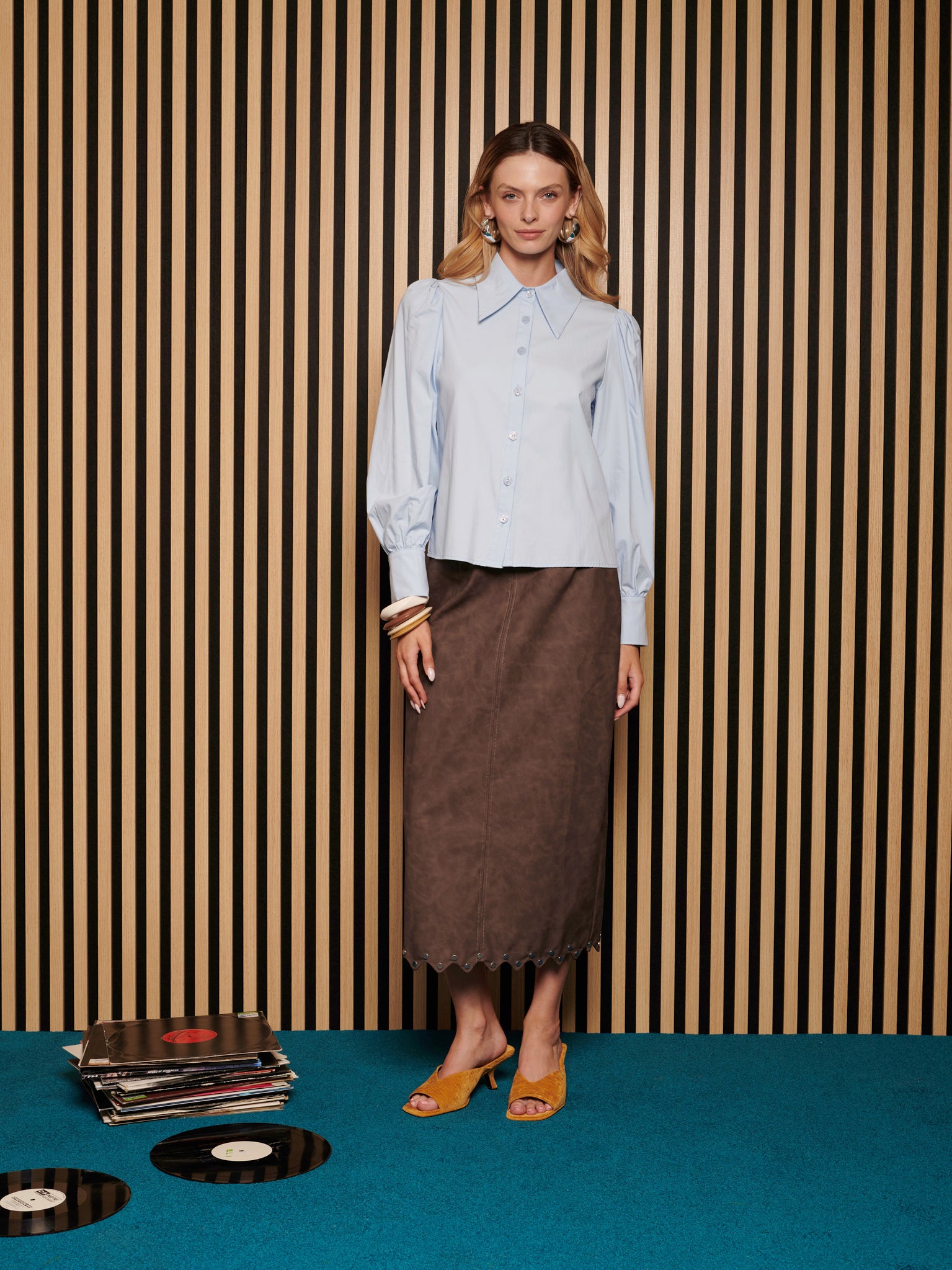 Courtney Studded Midi Skirt | Color_Brown | No_32GH02SKG148BRN_BROWN【GHOSPELL_ゴスペル】