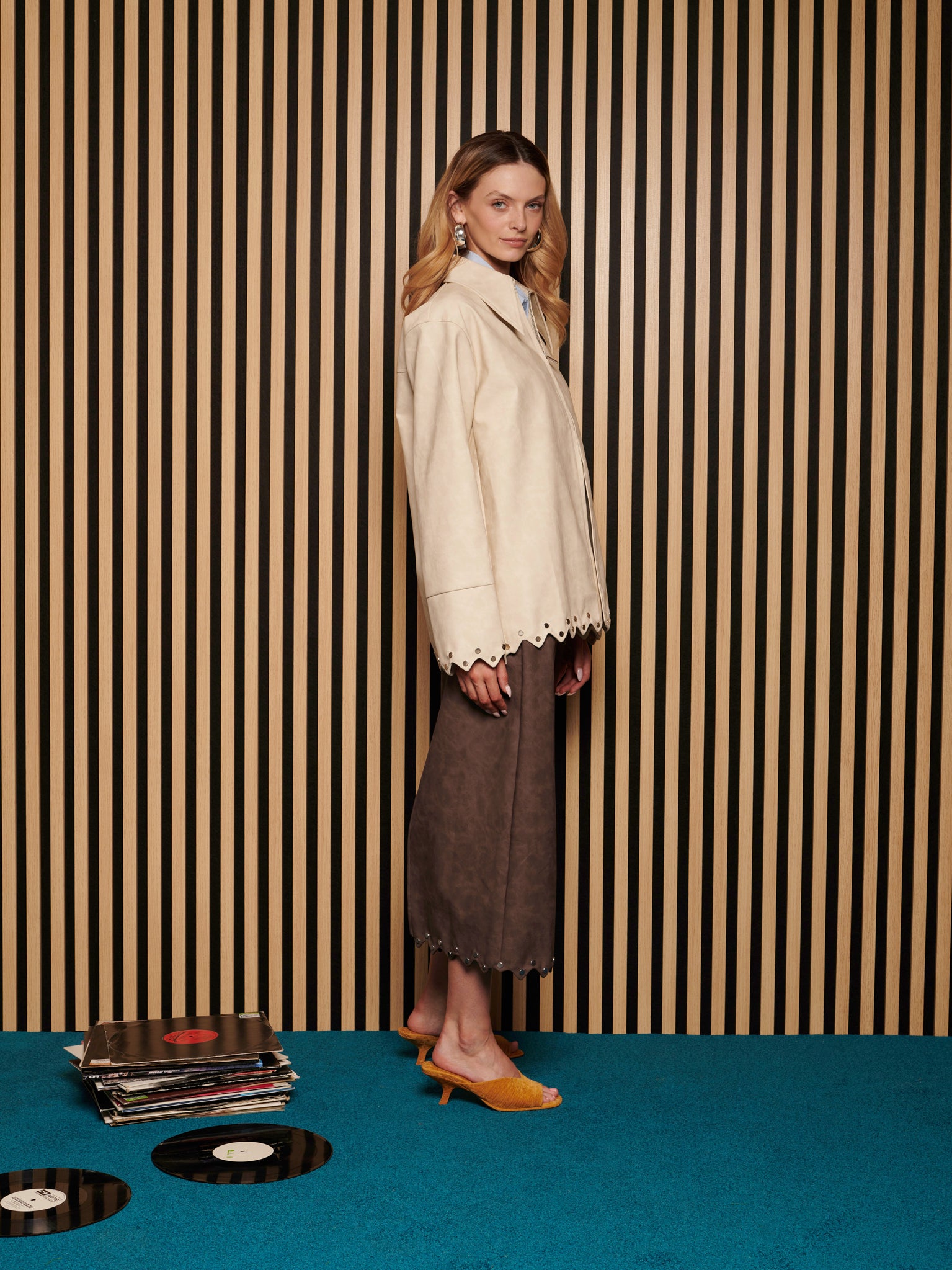 Courtney Studded Midi Skirt | Color_Brown | No_32GH02SKG148BRN_BROWN【GHOSPELL_ゴスペル】