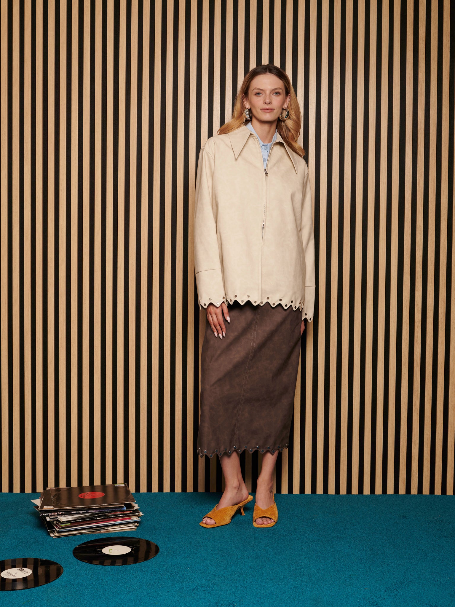 Courtney Studded Midi Skirt | Color_Brown | No_32GH02SKG148BRN_BROWN【GHOSPELL_ゴスペル】