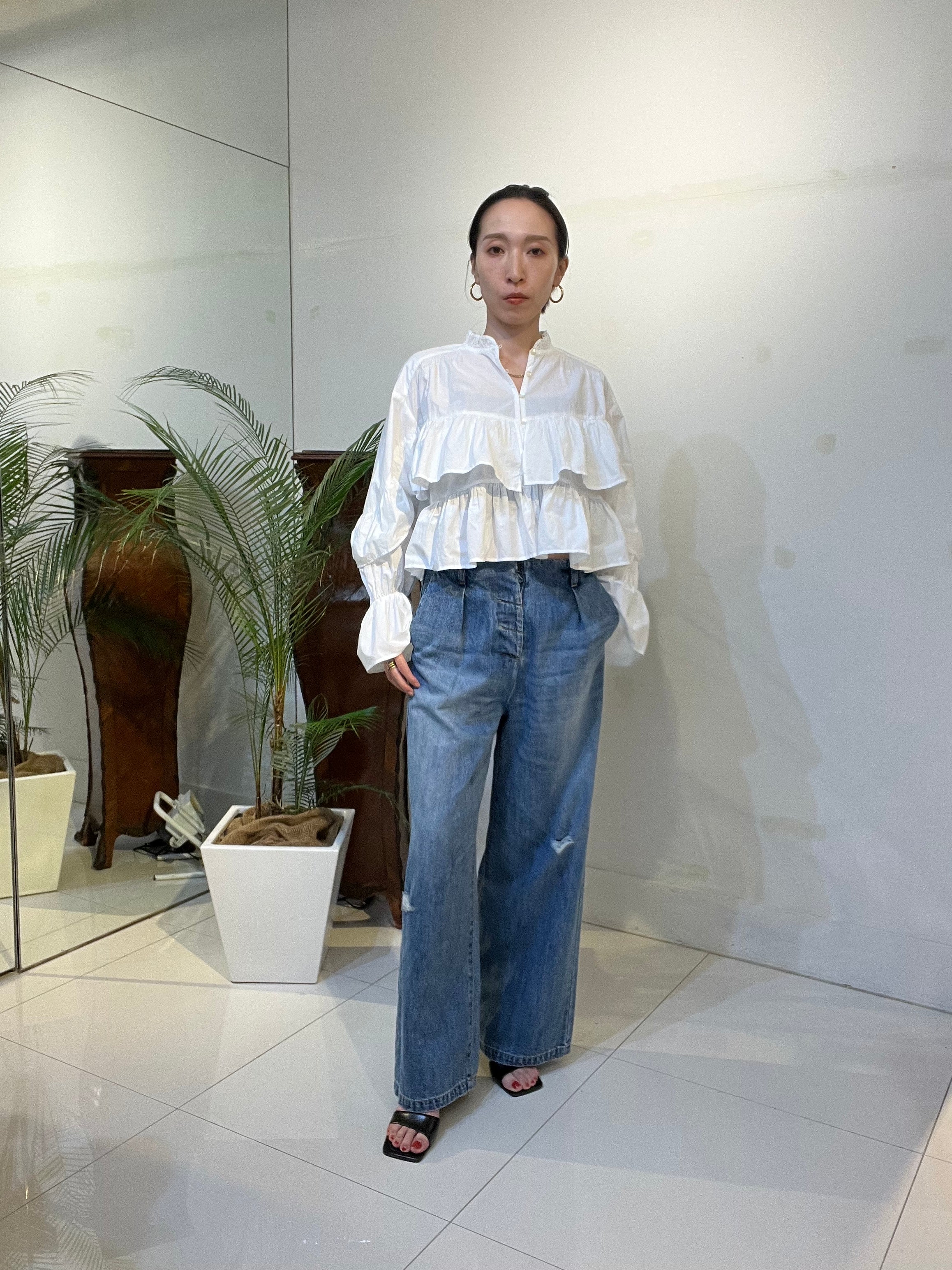 020151SR4_White | COTTON VOLUME FRILL SHORT BLOUSE | Color:White【SARA MALLIKA_サラマリカ】【入荷予定アイテム・入荷連絡可能】