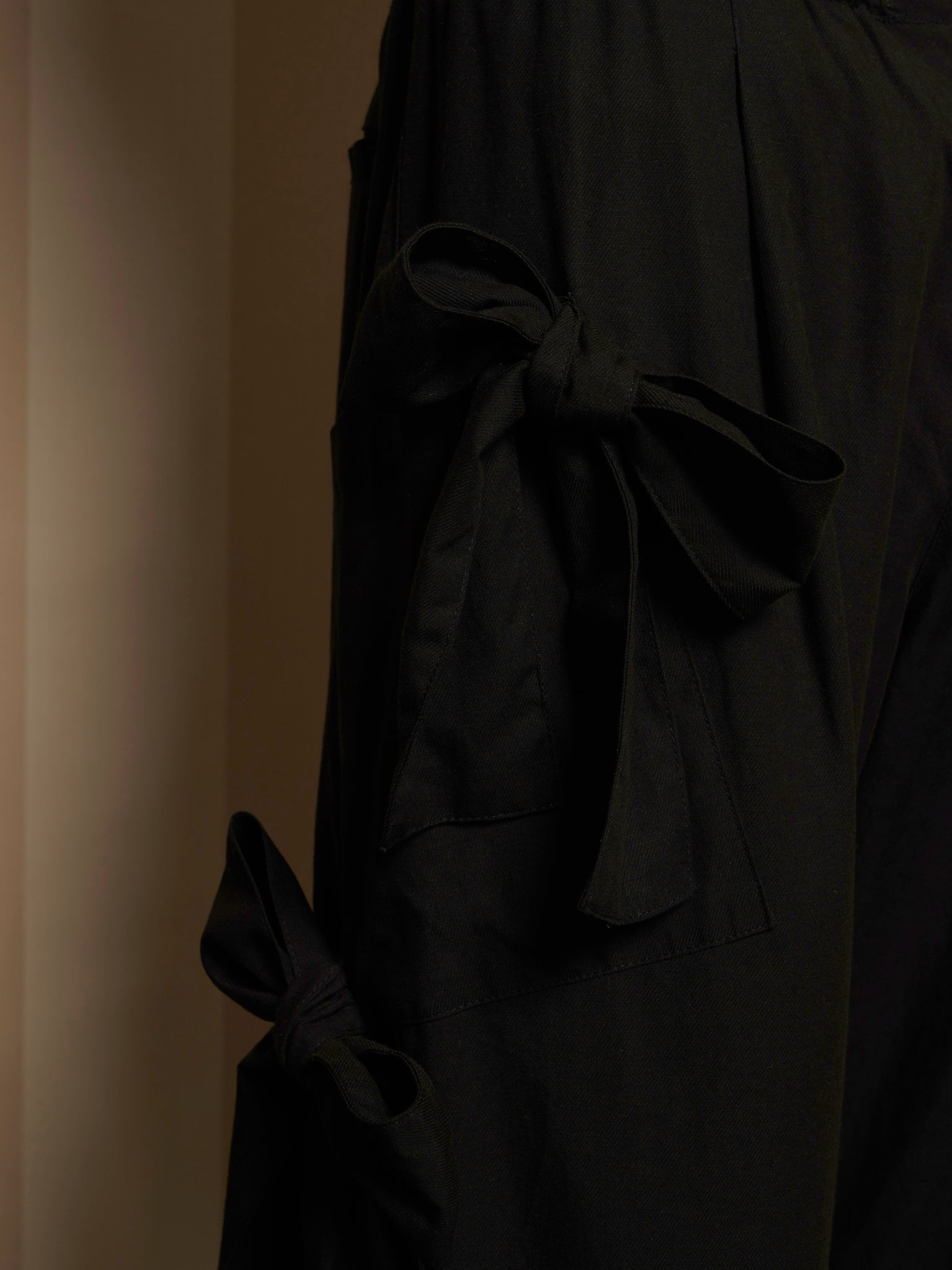 Demar Bow Trousers | Color_Black | No_32SM02TRM077BLK_BLACK【SISTER JANE_シスタージェーン】