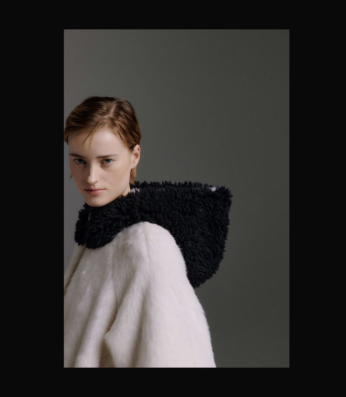 NADIA Faux Fur Hooded Zip-Up Jumper – S/WHITE | MOLLIOLLI