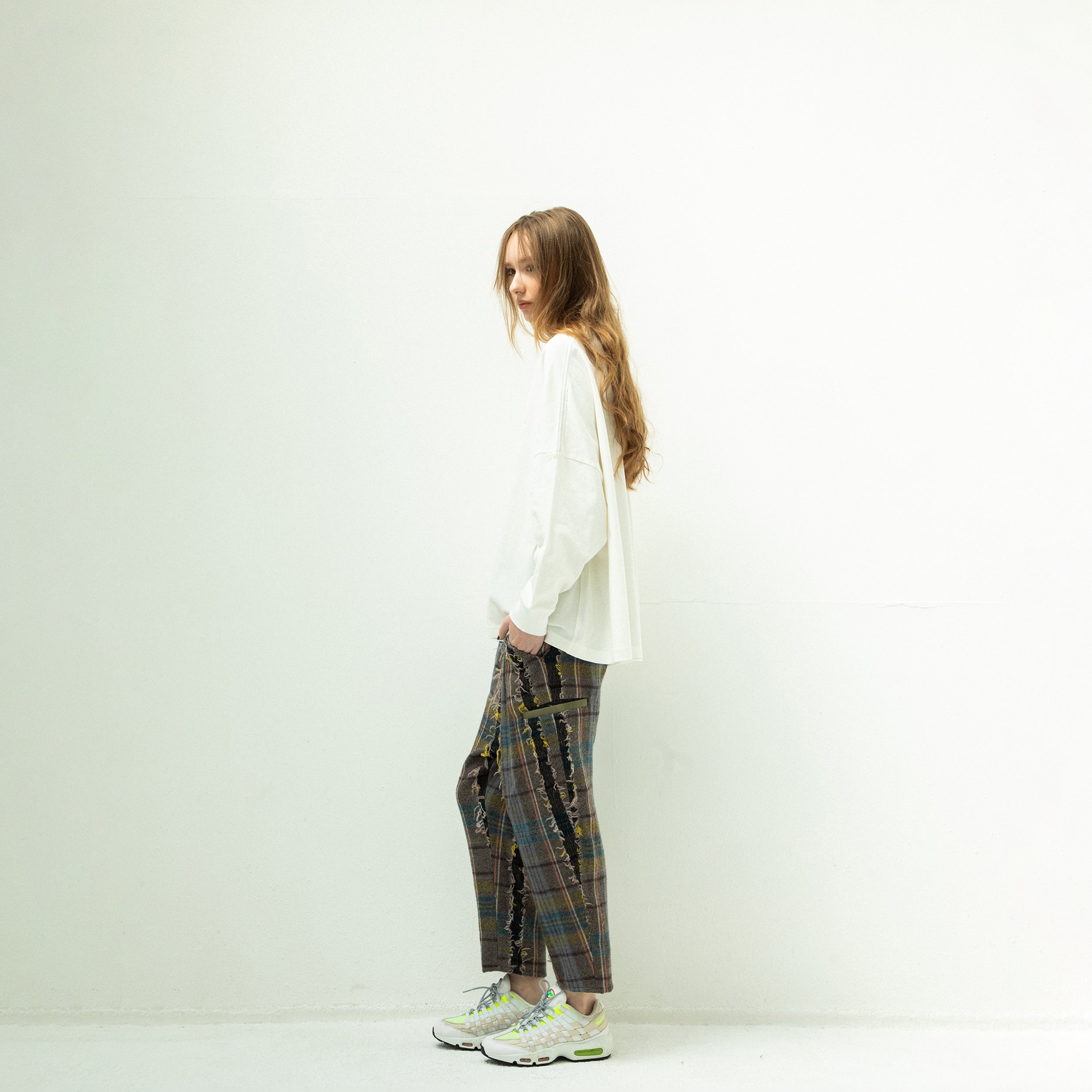 ECONOMY EMBROI L/S T-SHIRT | Color_White | No_sf25aw-20c_white【STOF_ストフ】【入荷予定アイテム・入荷連絡可能】