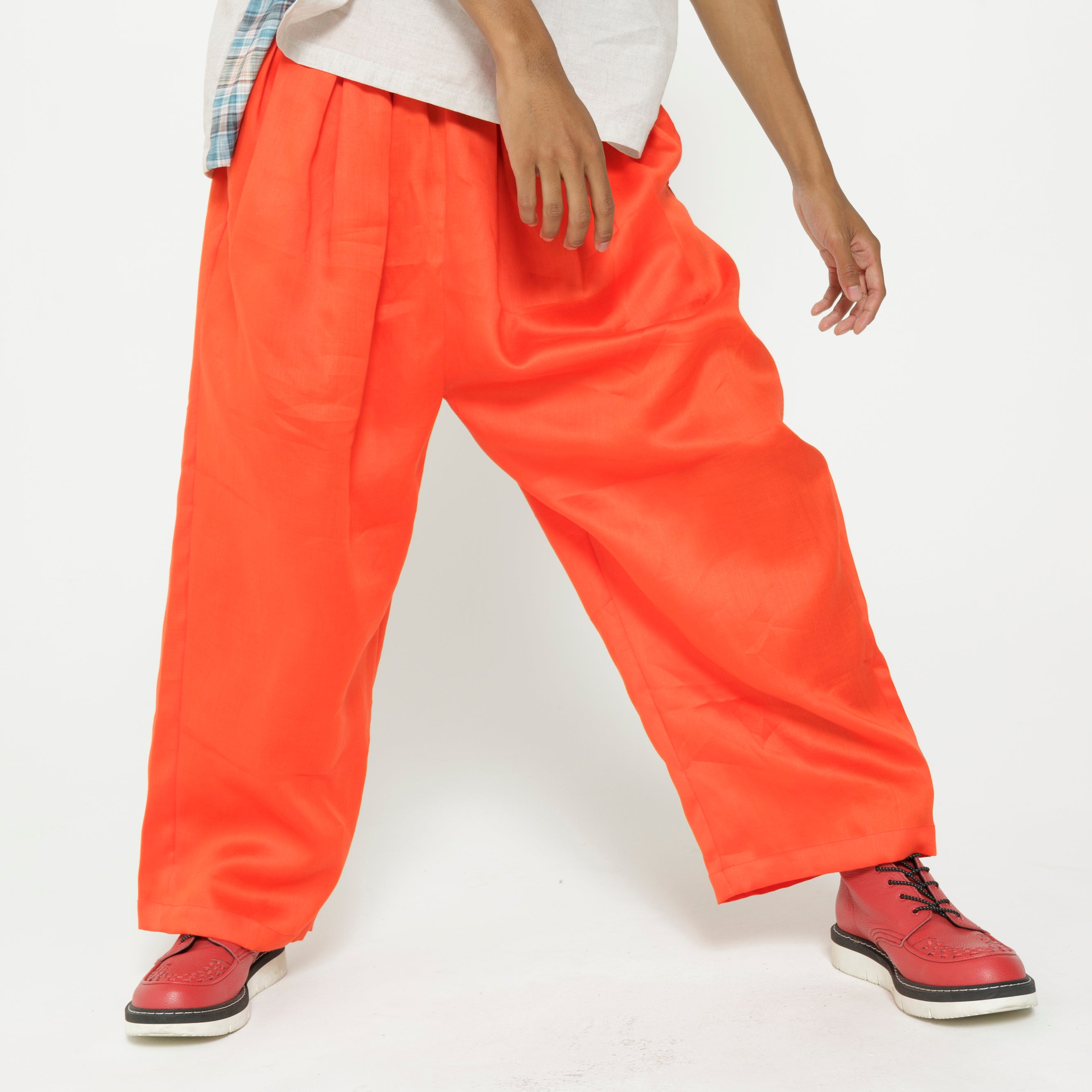 TRIPLE TUCK LINEN PANTS– Red | STOF