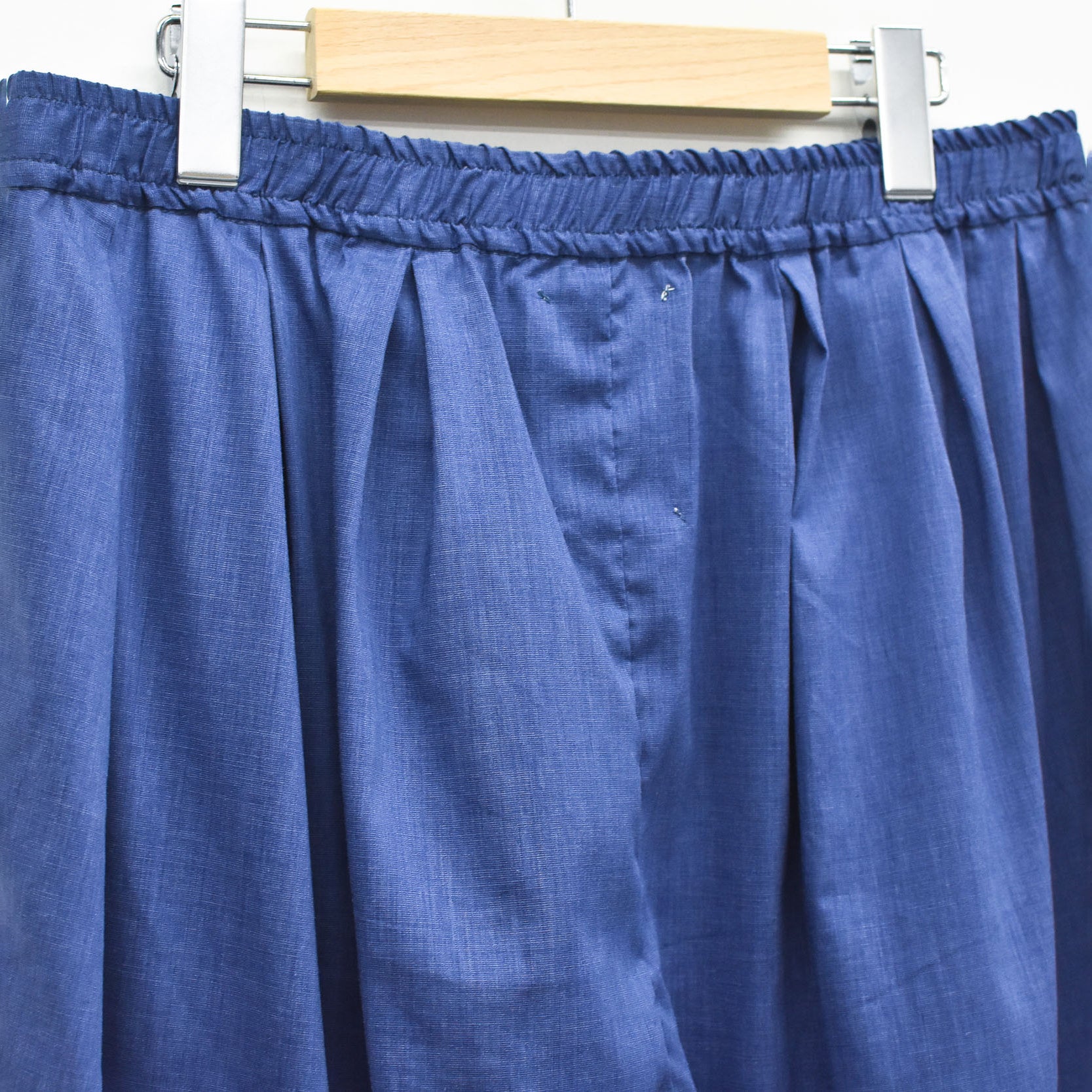 TRIPLE TUCK LINEN PANTS | Color_Blue | No_SF26SS-19_Blue【STOF_ストフ】【入荷予定アイテム・入荷連絡可能】