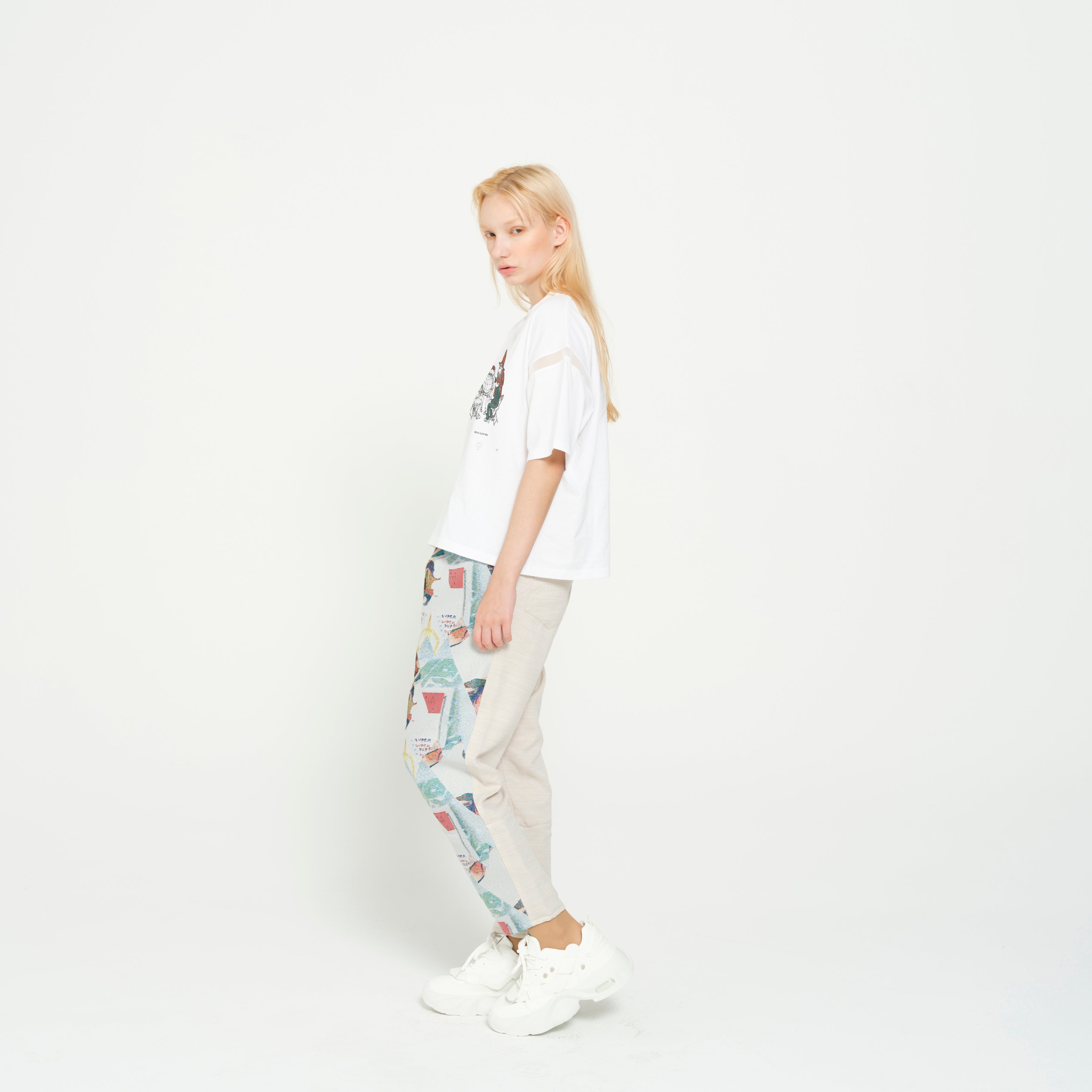 WORLD ORDER SAMUE T-SHIRT | Color_White | No_SF26SS-26D_White【STOF_ストフ】【入荷予定アイテム・入荷連絡可能】