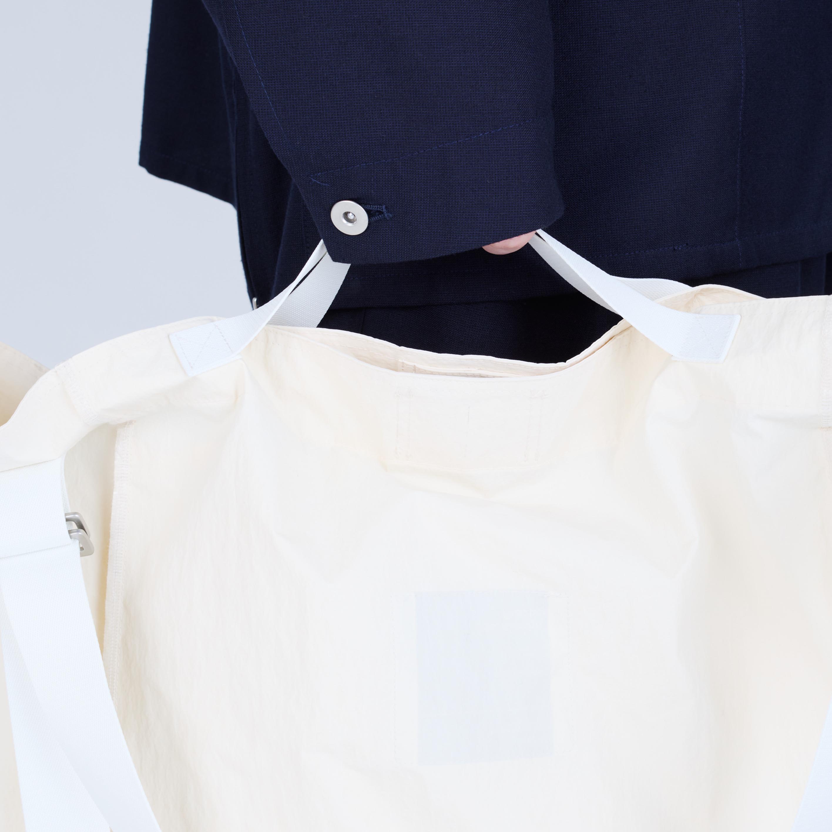 261 – Off White | UNTRACE