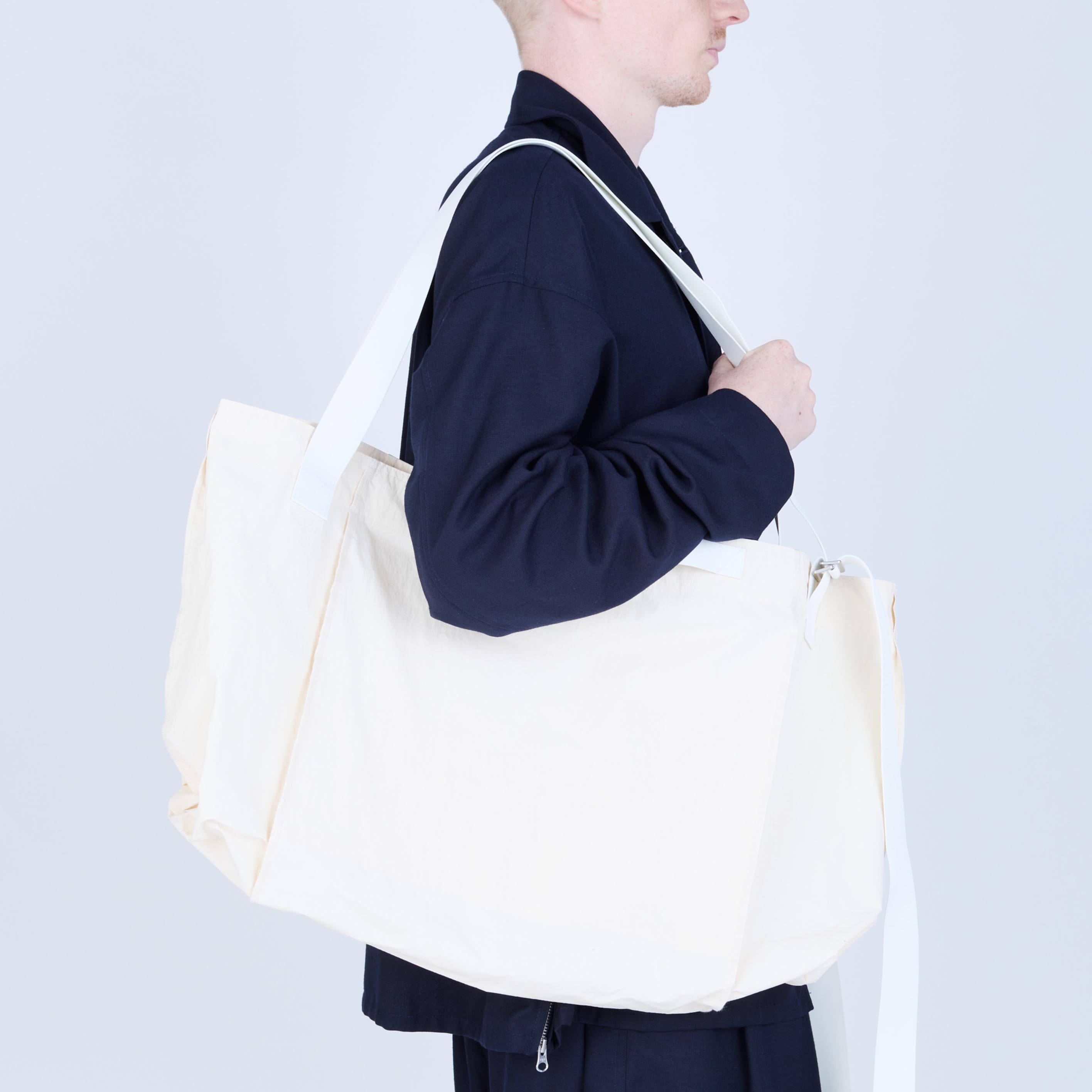 261 – Off White | UNTRACE