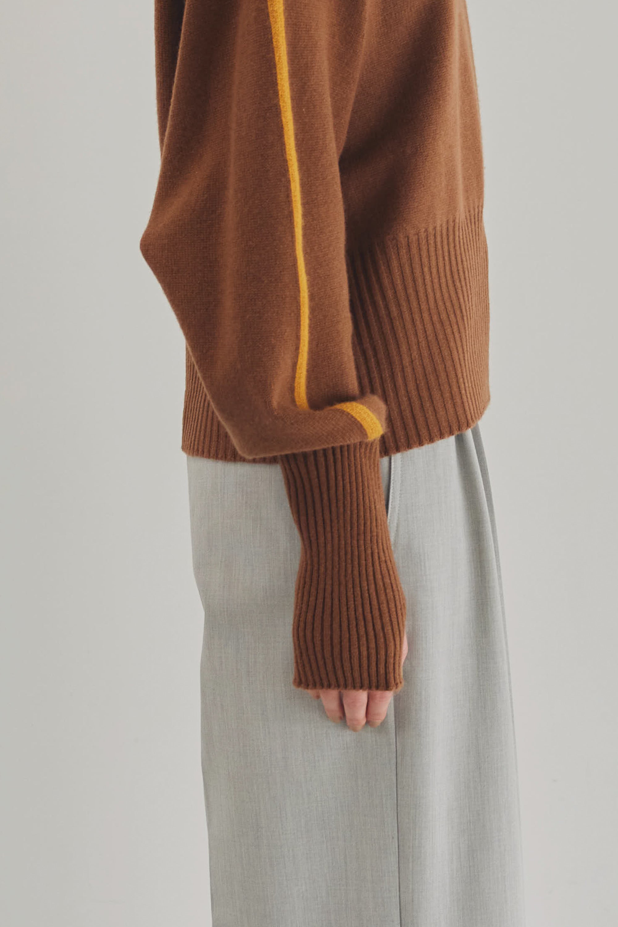 WHT24FKN4028_BROWN | sleeve line knit | Color:Brown【WHYTO_ホワイト】