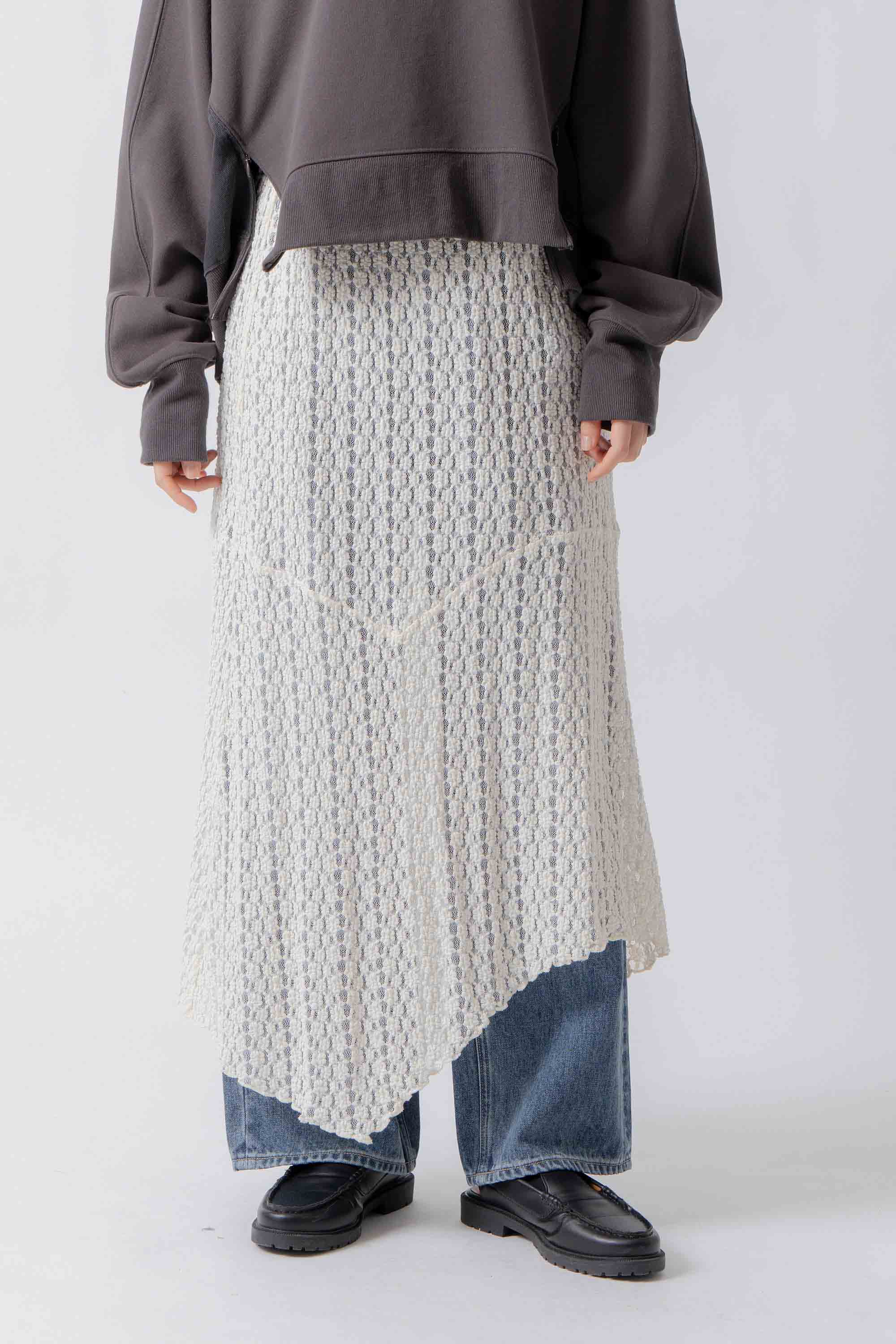 lace asymmetry skirt – Ecru | WHYTO | 入荷予定アイテム