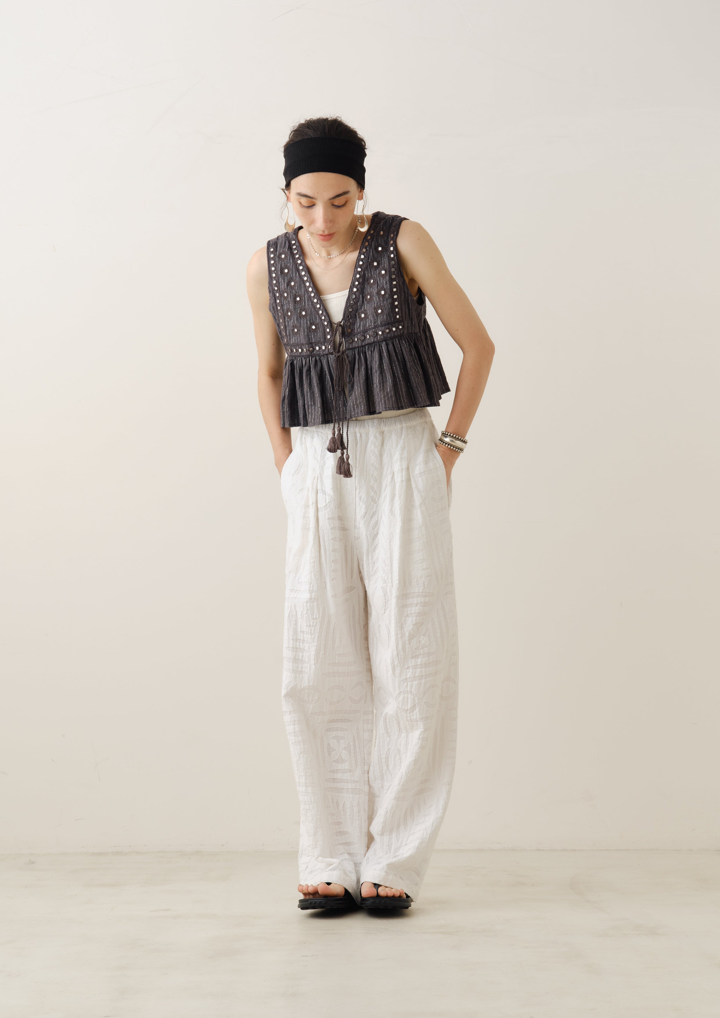 Cotton Jacquard Mirror Embroidery Top | Color_Charcoal | No_020261ST2 _Charcoal【SARA MALLIKA_サラマリカ】
