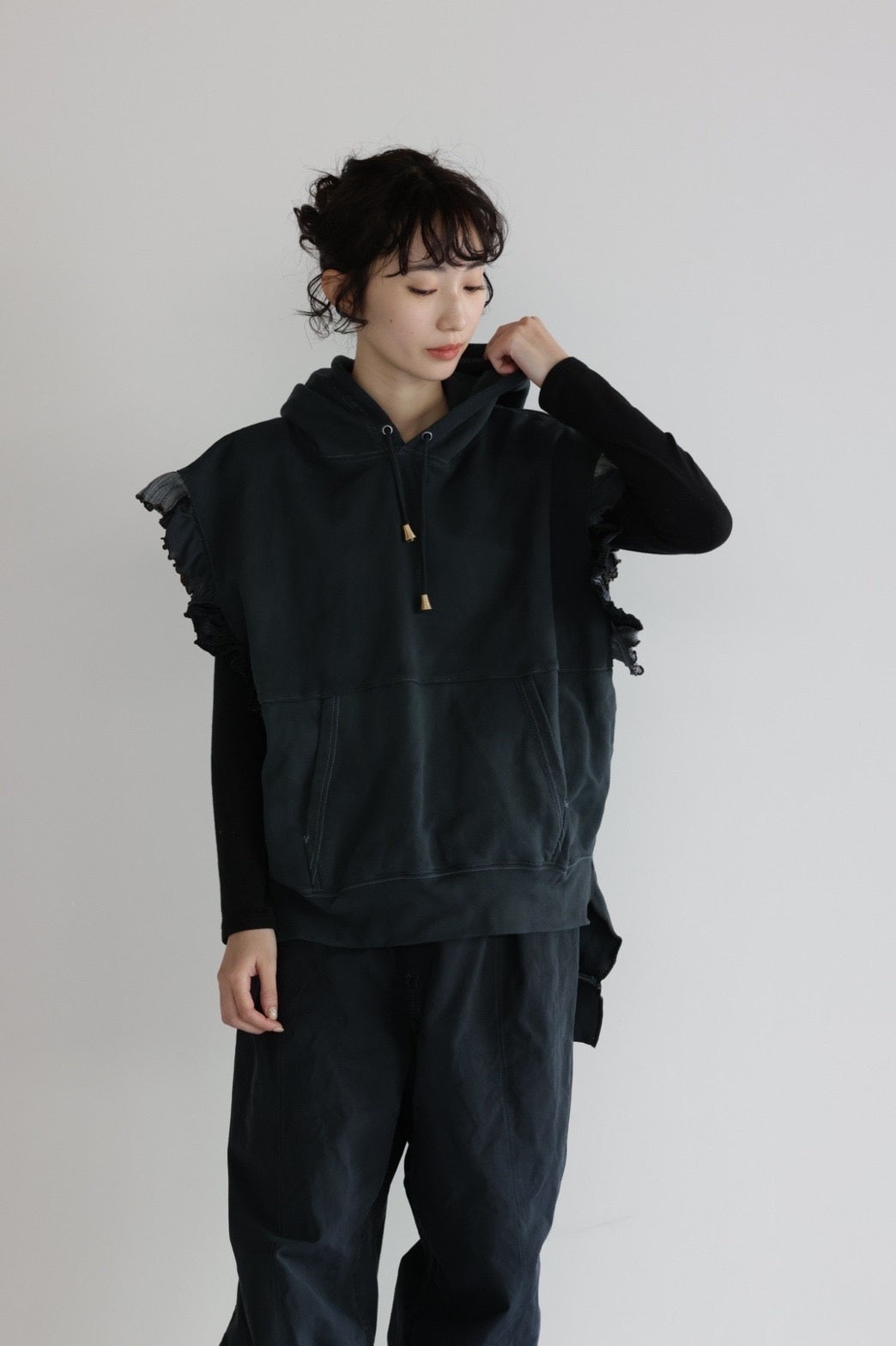 ブリーチパーカーフリルベスト – Black | REHERSALL