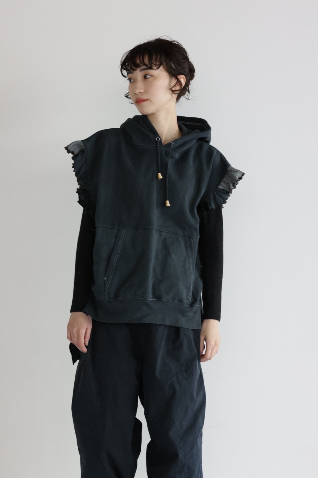 ブリーチパーカーフリルベスト – Black | REHERSALL