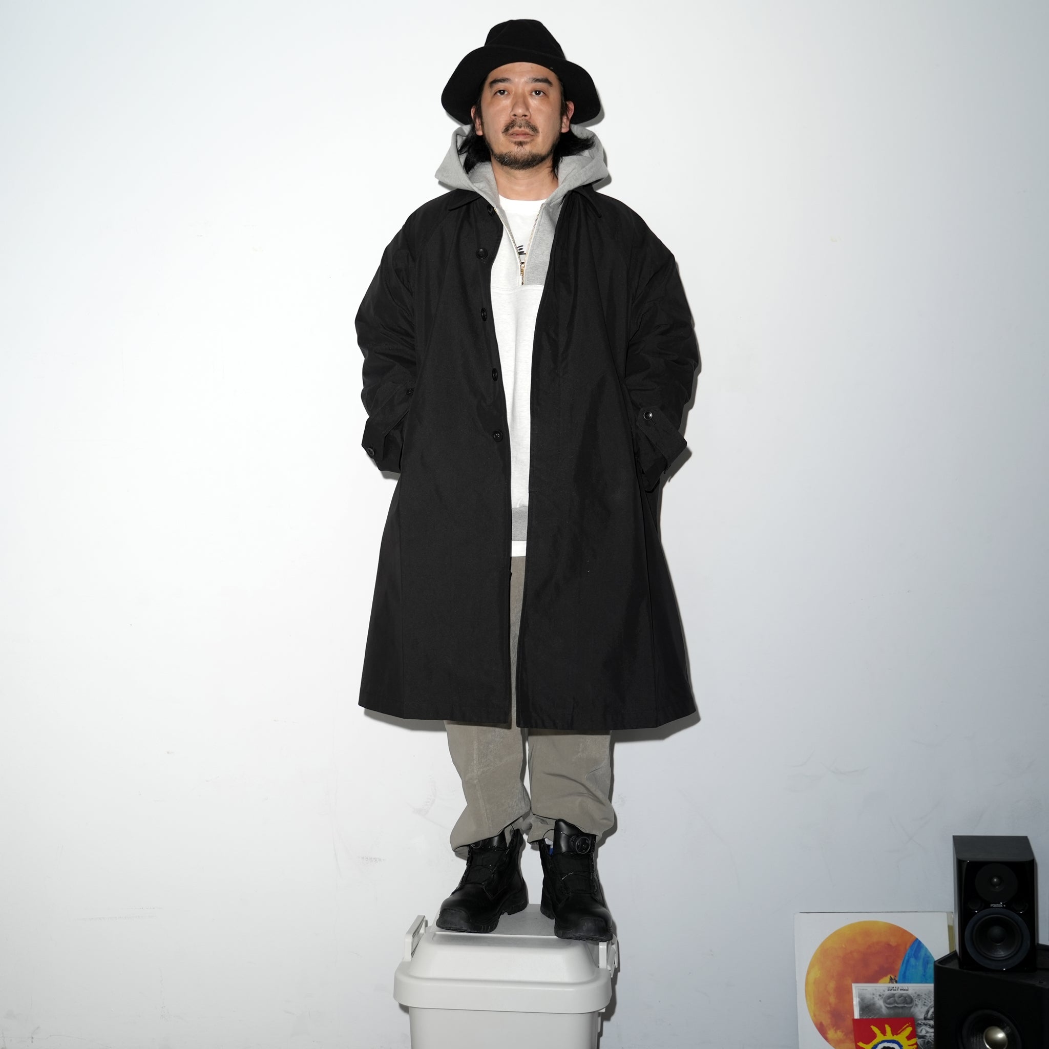 Graves_Bal Collar Coat – Offwhite / Beige / Charcoal / Black | KELEN MEN