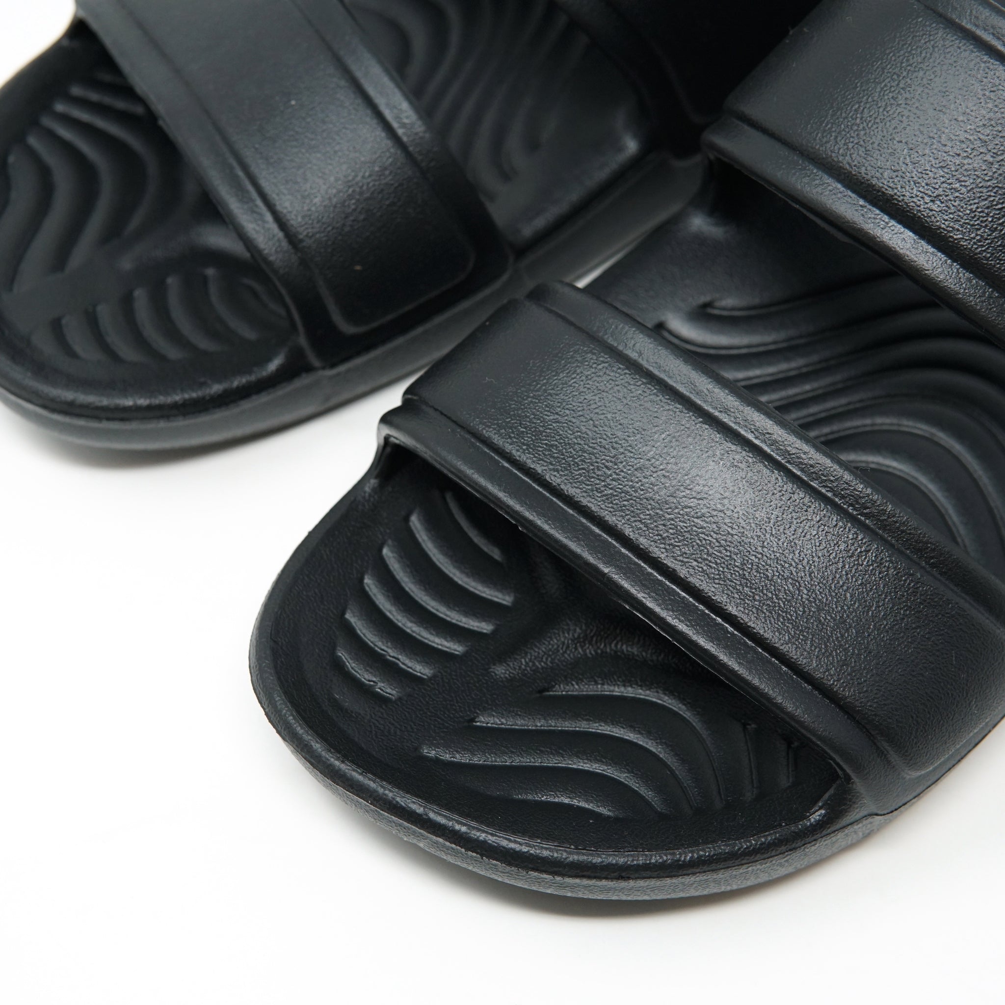 Name:One Comfortble Two Strap | Color:Black | Size : 8/9/10 |【American mart steppers】